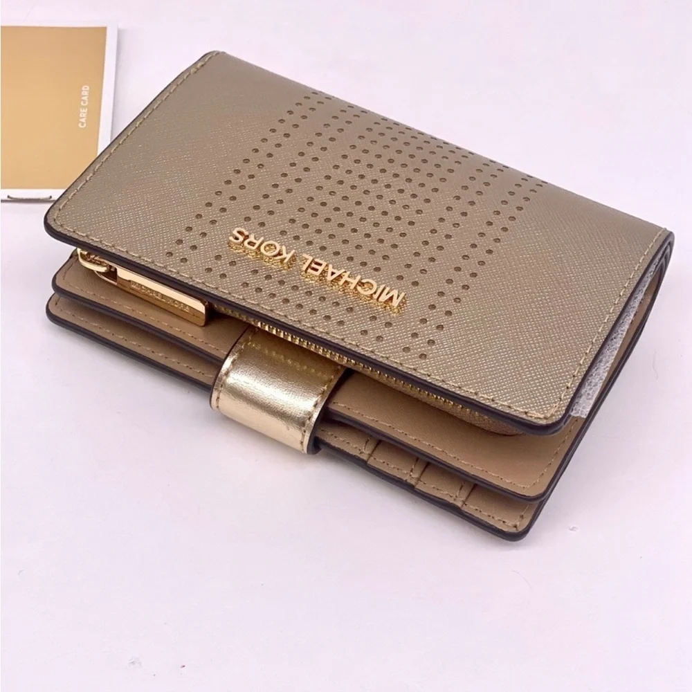 Michael Kors Gold Bifold Medium Wallet Pale Gold